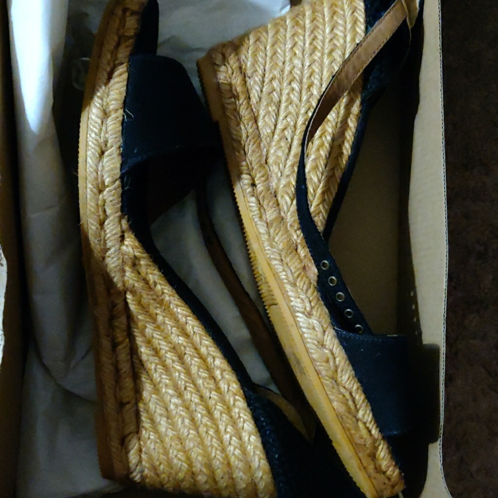 Shoes - Picture 2 of 2